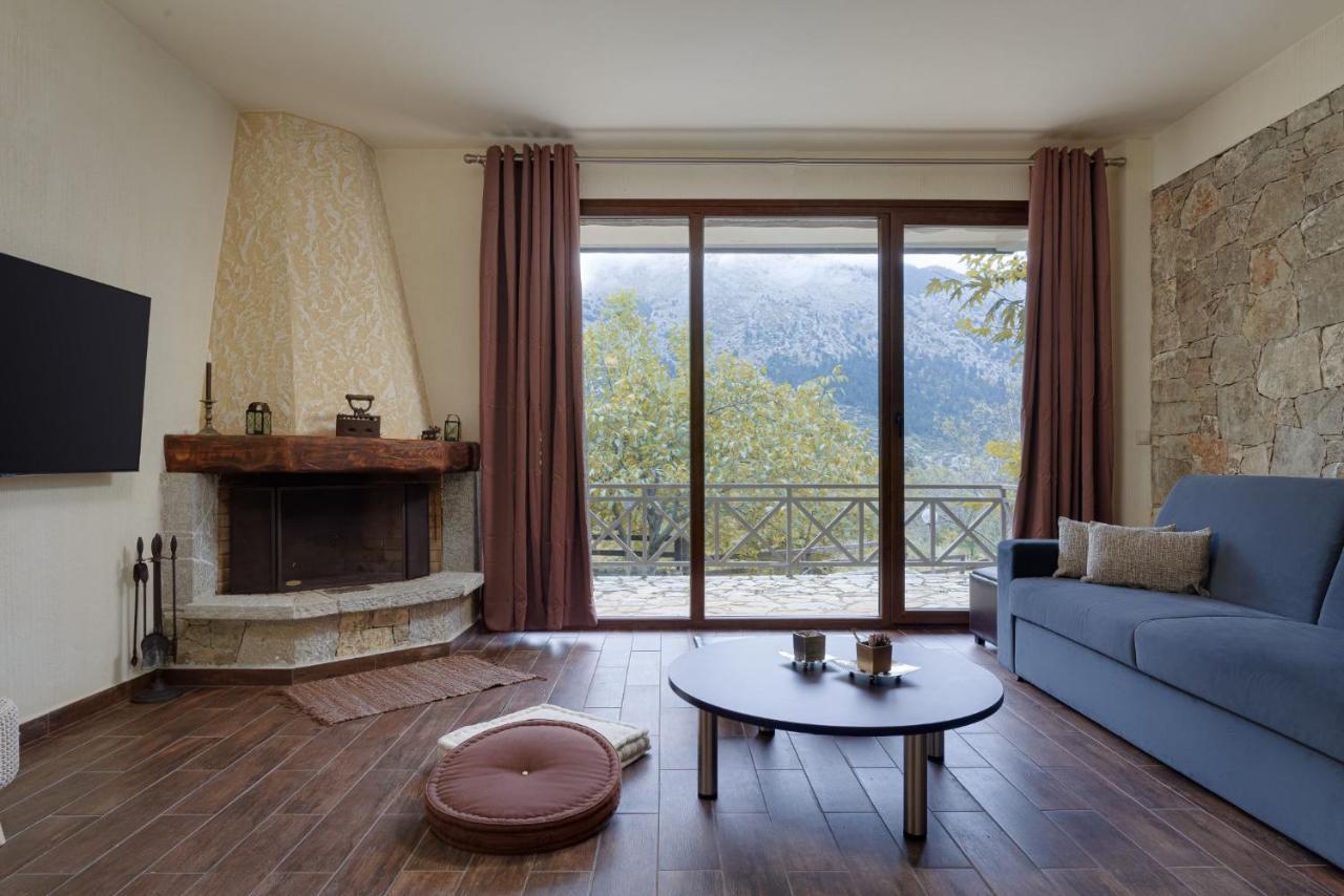 Parnassus Dreamwood Chalet Eptalofos Bagian luar foto